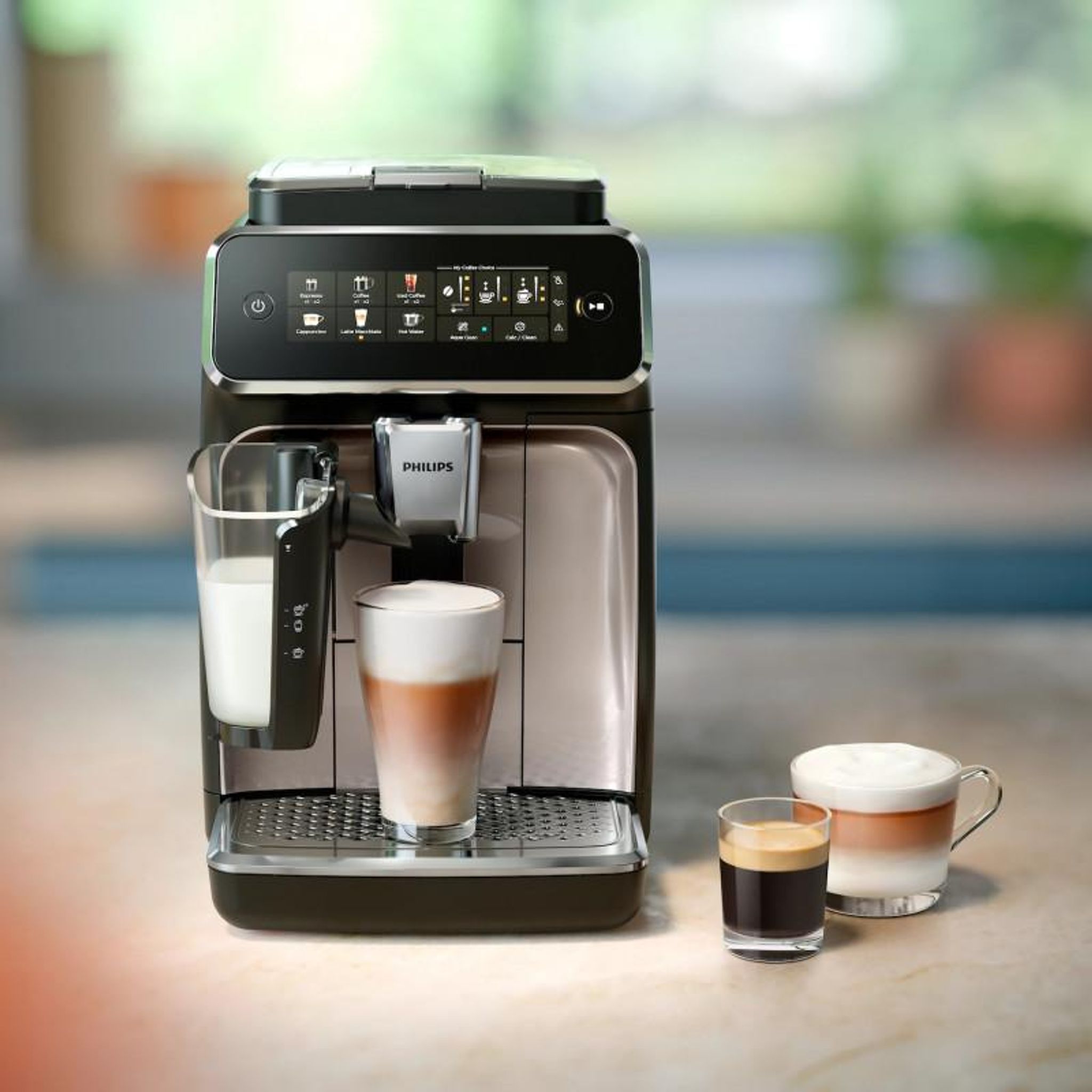 Philips Series 3300 Kaffeevollautomat EP3347/90 - 6 Getränke, Farb Touchscreen Display, LatteGo Milchsystem, SilentBrew, Keramikmahlwerk, AquaClean Filter - Schwarz/Chrom